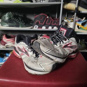 🔥 Brooks Ravenn R Athletic Shoes - Black, Gray, Fire Red Size 11